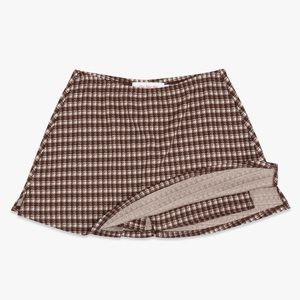 Lisa says gah Darcy skort